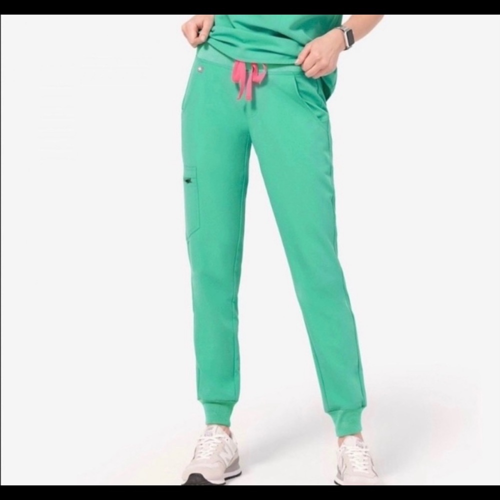 ISO!! XS Figs Surgical Green Zamora